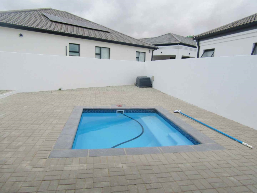 3 Bedroom Property for Sale in Sandy Point Western Cape